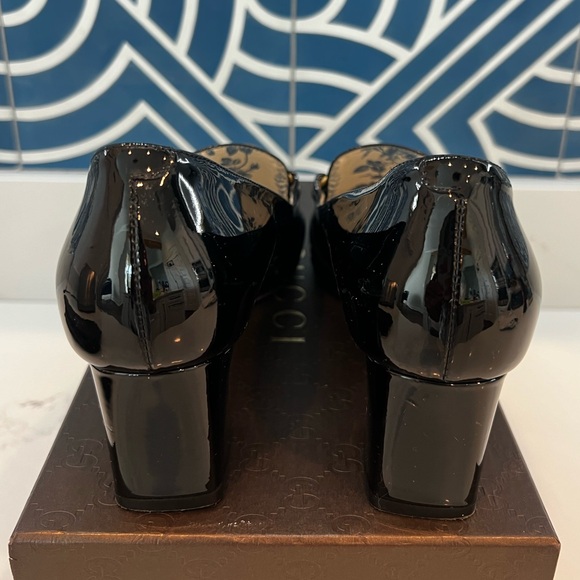 Gucci shoes in great condition,sole has wear but over all in great condition. - Picture 7 of 8